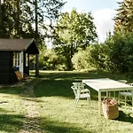 Wunderschoenes Mit Gaestehaus In Der Mit Fass-sauna 아파트