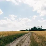 아파트 Wunderschoenes Mit Gaestehaus In Der Mit Fass-sauna *