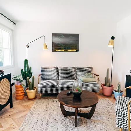 Wunderschoenes Mit Gaestehaus In Der Mit Fass-sauna *