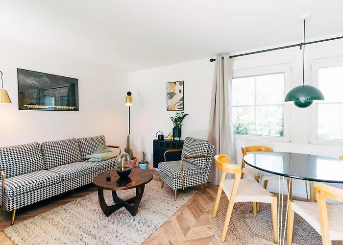 Wunderschoenes Mit Gaestehaus In Der Mit Fass-sauna Sangerhausen