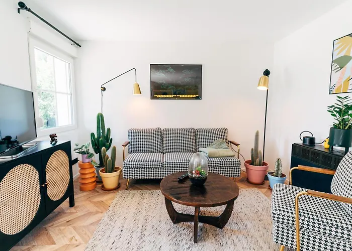 Wunderschoenes Mit Gaestehaus In Der Mit Fass-sauna *